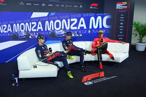 Max VERSTAPPEN (Red Bull Racing), Sergio PÉREZ (Red Bull Racing) and Carlos SAINZ (Ferrari) Photo by FIA