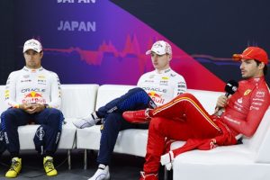 Max VERSTAPPEN (Red Bull Racing), Sergio PÉREZ (Red Bull Racing)and Carlos SAINZ (Ferrari) Photo by FIA