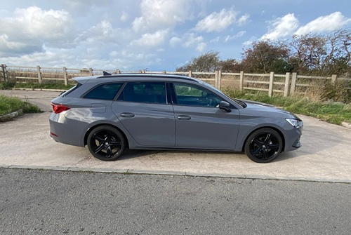 SEAT Leon FR Black Edition eHybrid Estate SEAT Leon FR Black Edition eHybrid Estate