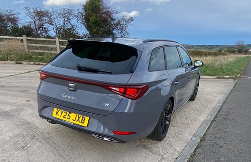 SEAT Leon FR Black Edition eHybrid Estate SEAT Leon FR Black Edition eHybrid Estate