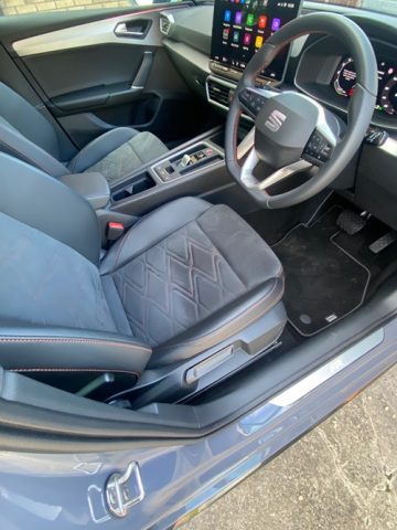 SEAT Leon FR Black Edition eHybrid Estate SEAT Leon FR Black Edition eHybrid Estate