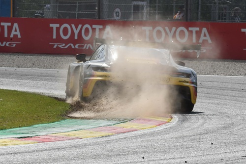 Porsche kicking up dust - Photo by Melissa Warren