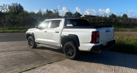 Mitsubishi L200 Double Cab Barbarian 